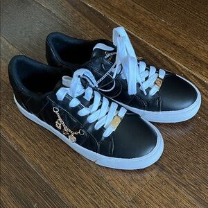 GBG Los Angeles Fashion Sneakers Ladies Size 8 Black Faux Leather